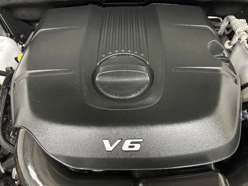 Used 2015 Jeep Grand Cherokee Altitude AWD/4WD image 10