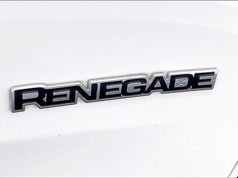 Used 2022 Jeep Renegade Latitude AWD/4WD image 30