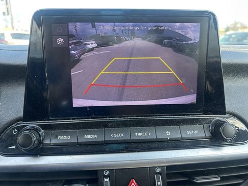 Used 2022 Kia Forte LXS image 9