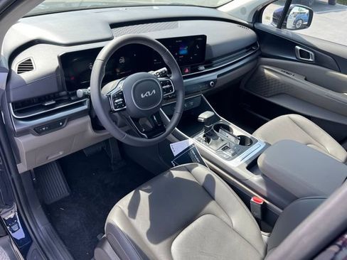 New 2026 Kia Carnival FWD image 13