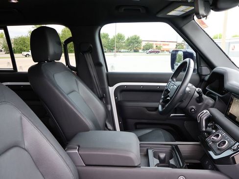 Used 2024 Land Rover Defender 110 X-Dynamic SE AWD/4WD image 8