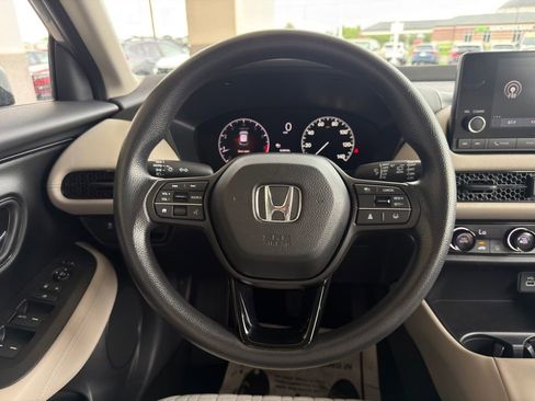 Certified 2023 Honda HR-V LX image 12