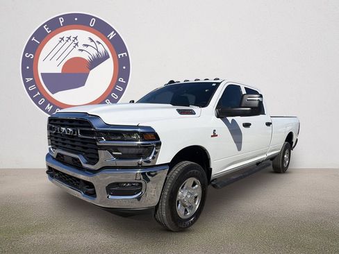 Used 2026 RAM 2500 Tradesman AWD/4WD image 2