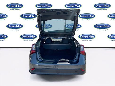 Used 2021 Toyota Prius LE image 23