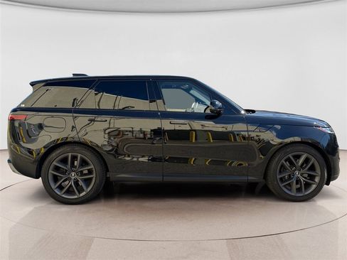 Used 2024 Land Rover Range Rover Sport SE image 6