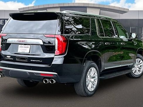 Used 2024 GMC Yukon XL Denali AWD/4WD image 2