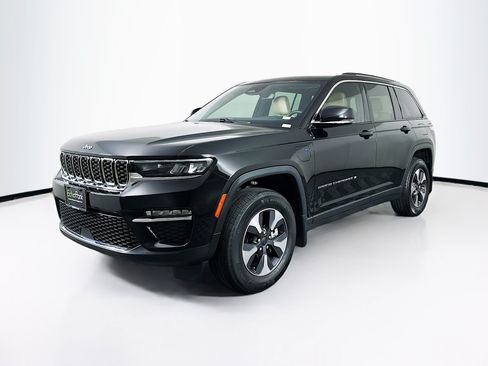 Used 2022 Jeep Grand Cherokee Limited 4xe w/ MOPAR Finishing Package AWD/4WD image 3