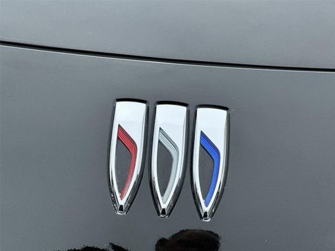 Certified 2025 Buick Envista Sport Touring FWD image 29