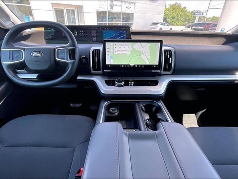 Used 2025 Ford Expedition Max Active AWD/4WD image 14