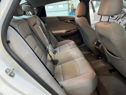 Used 2024 Chevrolet Malibu LT FWD image 24