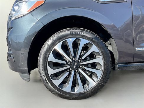 Used 2024 Lincoln Navigator Reserve image 35