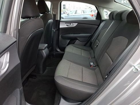 Certified 2022 Kia Forte LXS image 10