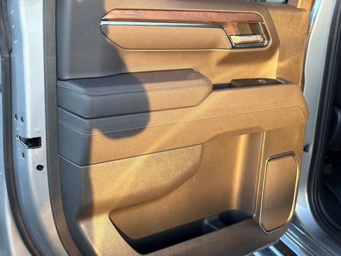 New 2026 GMC Sierra 1500 SLT w/ SLT Premium Package AWD/4WD image 11