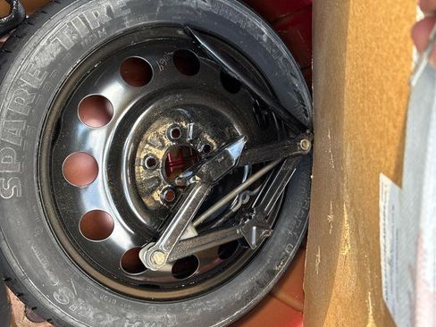 Used 2010 Ford Mustang Coupe RWD image 17