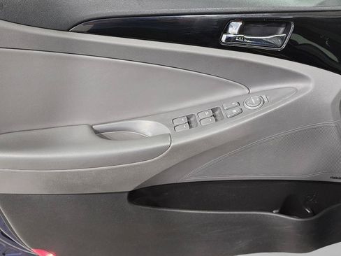 Used 2012 Hyundai Sonata Limited w/ Navigation Pkg FWD image 11
