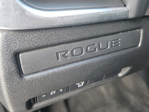 Used 2024 Nissan Rogue S FWD image 18