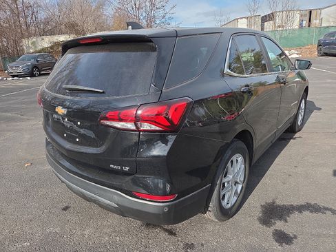 Used 2024 Chevrolet Equinox LT image 3
