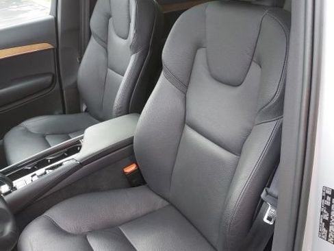 Used 2023 Volvo XC90 B5 Plus w/ Protection Package Premier AWD/4WD image 8