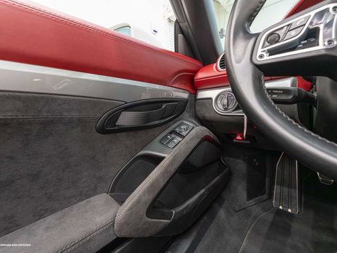 Used 2020 Porsche 718 Boxster Spyder RWD image 51