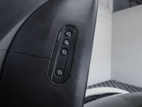 Used 2018 McLaren 570S Spider RWD image 28