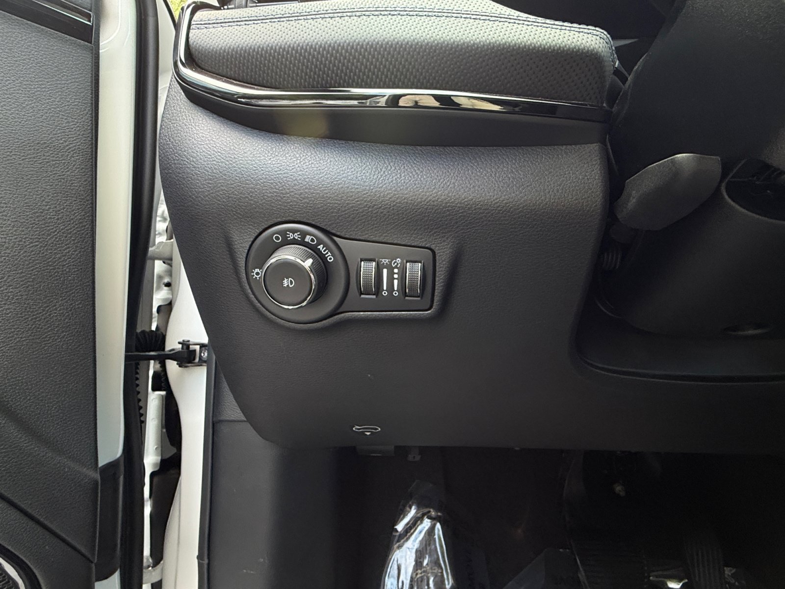 New 2026 Jeep Compass Latitude AWD/4WD image 27