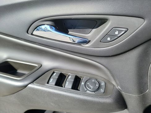 Used 2023 Chevrolet Equinox LT image 11