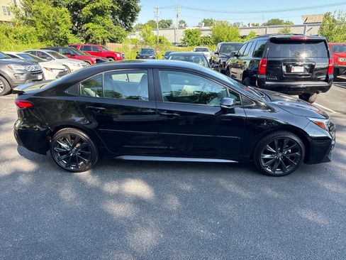 Used 2025 Toyota Corolla SE FWD image 1