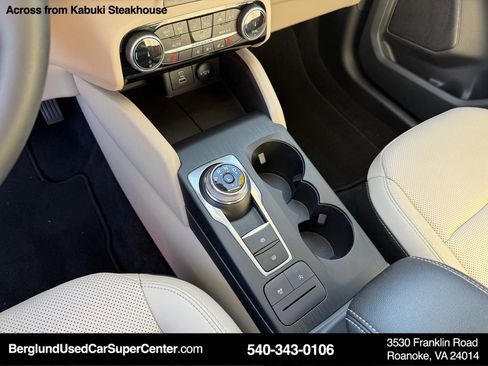 Used 2022 Ford Escape SEL image 28