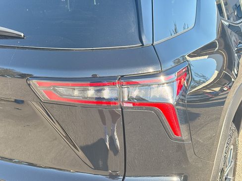 Used 2025 Chevrolet Equinox ACTIV w/ Safety and Technology Package image 28