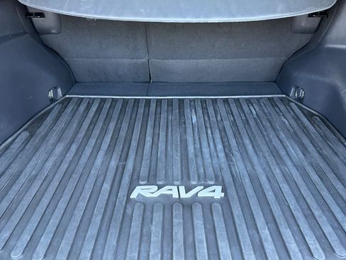 Used 2022 Toyota RAV4 Limited AWD/4WD image 16