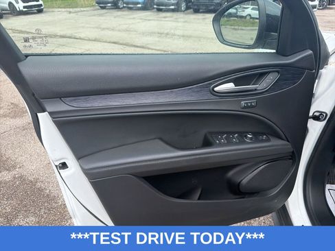 Used 2024 Alfa Romeo Stelvio Sprint AWD/4WD image 10