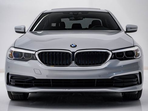 Used 2019 BMW 530e xDrive w/ Convenience Package image 6