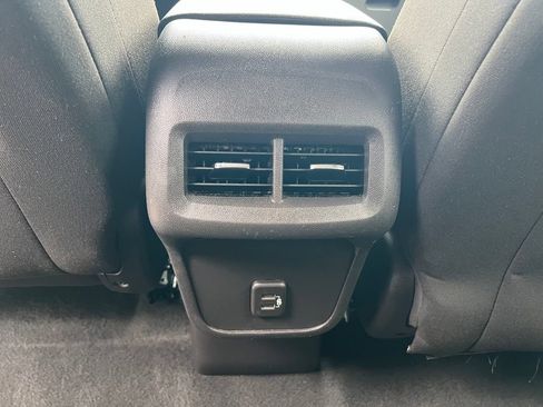 Used 2024 Chevrolet Equinox LT AWD/4WD image 22