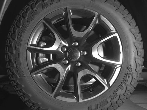 Used 2025 Jeep Compass Trailhawk AWD/4WD image 12
