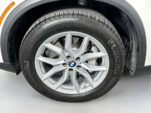 Used 2021 BMW X5 xDrive40i w/ Premium Package image 32