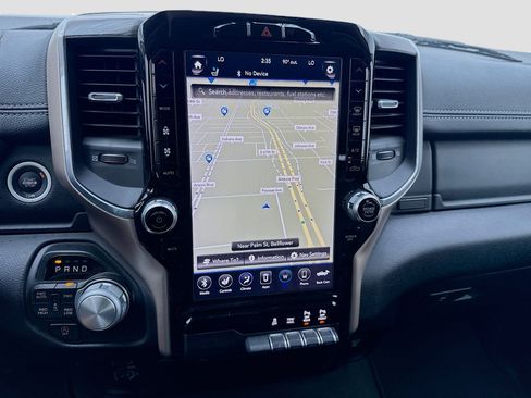 Used 2019 RAM 1500 Laramie AWD/4WD image 9