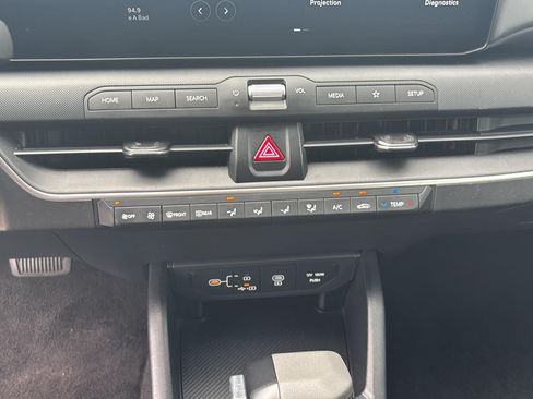 Used 2025 Kia K4 FWD image 17