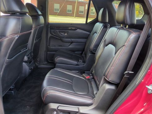 Used 2023 Honda Pilot TrailSport image 25