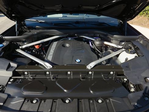 Used 2024 BMW X5 sDrive40i w/ M Sport Package image 24