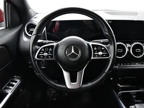 Used 2021 Mercedes-Benz GLA 250 w/ Premium Package image 9