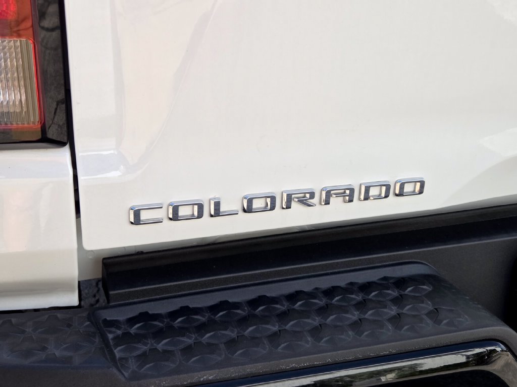 Used 2026 Chevrolet Colorado Z71 w/ Technology Package AWD/4WD image 10
