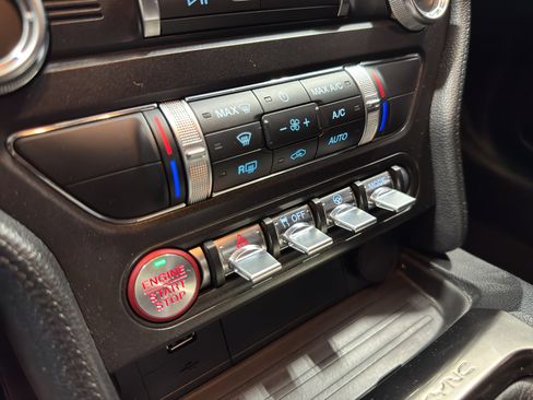 Used 2016 Ford Mustang Shelby GT350 w/ Track Package image 37