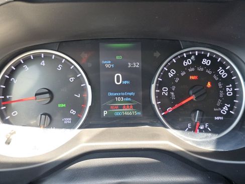 Used 2021 Toyota RAV4 XLE Premium AWD/4WD image 22