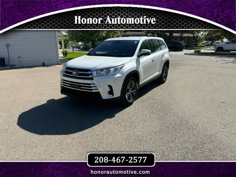 Used 2019 Toyota Highlander LE FWD image 1