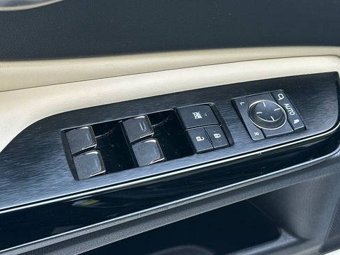 Certified 2025 Lexus ES 300h w/ Premium Package FWD image 14