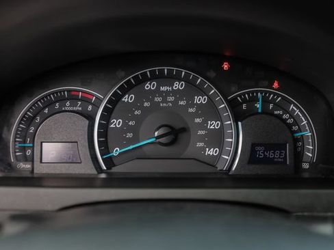 Used 2012 Toyota Camry LE FWD image 29