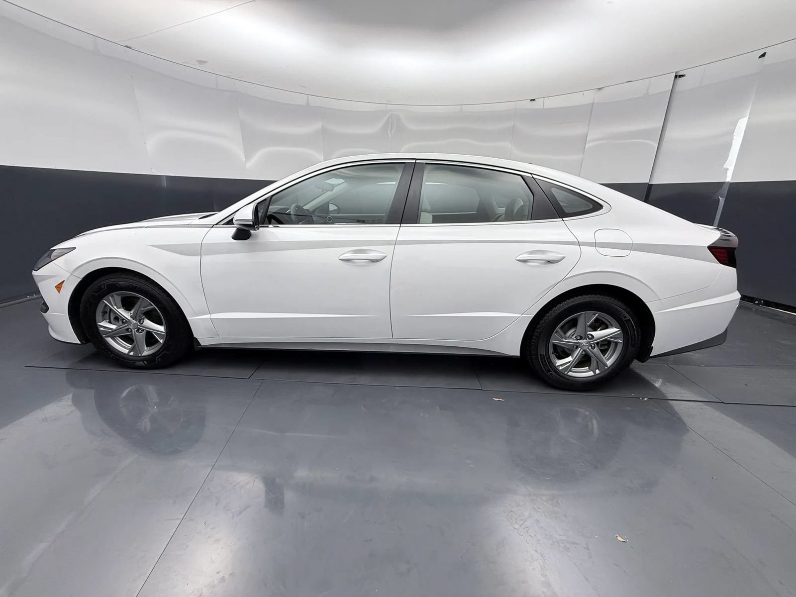Used 2023 Hyundai Sonata SE FWD image 4