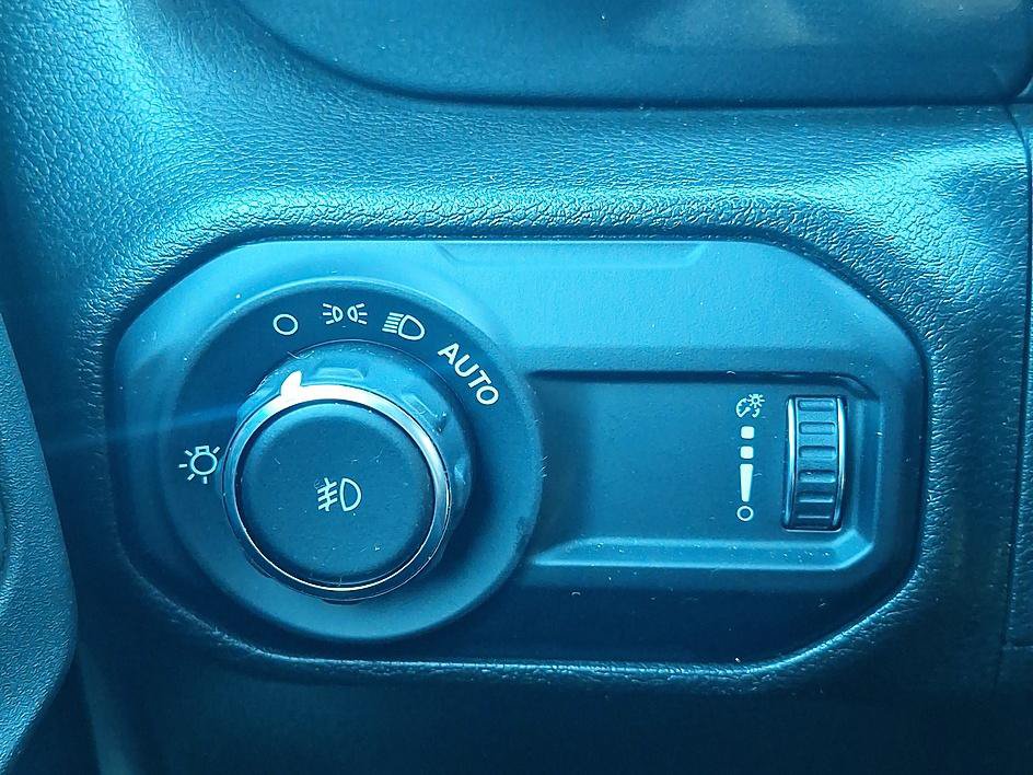 Used 2023 Jeep Wrangler Unlimited Sport AWD/4WD image 31