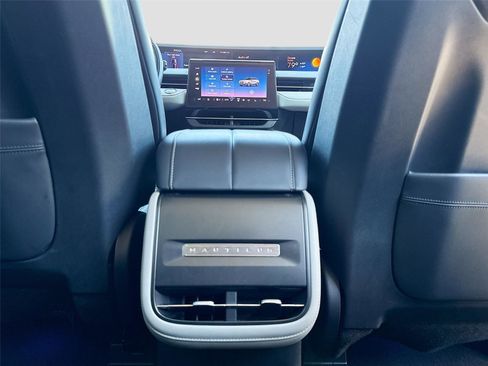 Used 2024 Lincoln Nautilus Reserve image 25