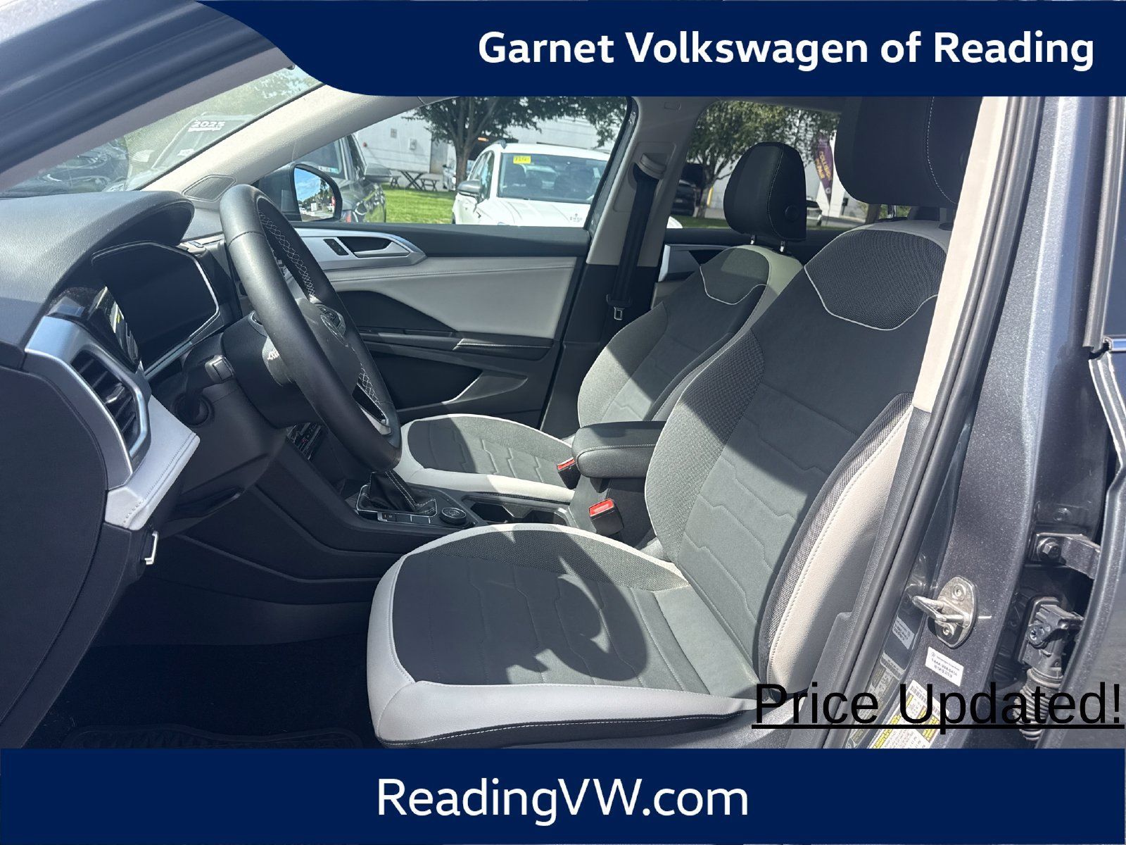 Used 2025 Volkswagen Taos SE w/ Panoramic Sunroof Package AWD/4WD image 10